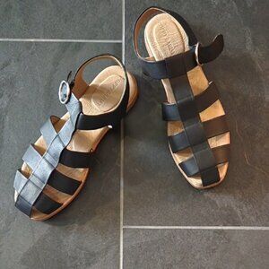 Poppy Barley Fisherman Sandal size 10